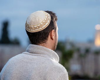 Yair Emanuel Gold Jewish Kippah for Men and Women - 7.5 inch - Premium Silk Embroidered Yarmulke - Star of David