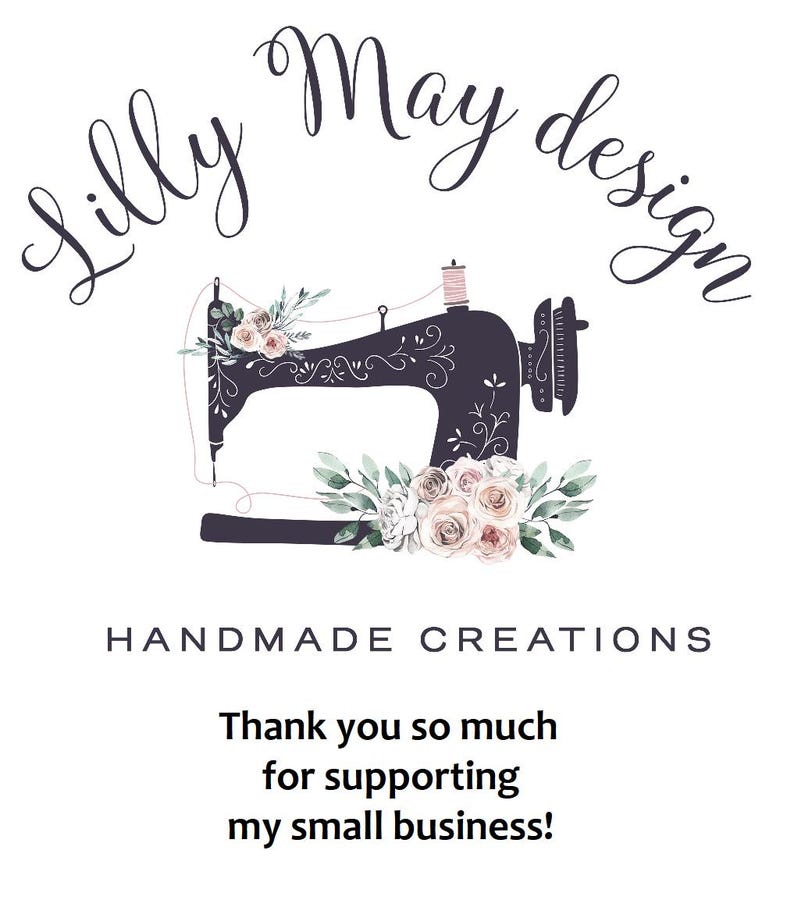 Może przedstawiać: Czarno-biała ilustracja maszyny do szycia z kwiatowymi akcentami. Tekst "Lilly May design" i "HANDMADE CREATIONS" znajduje się nad obrazem. Tekst "Dziękuję bardzo za wsparcie mojej małej firmy!" znajduje się pod obrazem.