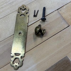 Ethan Allen Georgian Court Cabinet Door Knob with Backplate, Original Ethan Allen Replacement Hardware Knob Pull