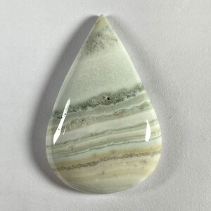 A One Quality Serpentine Natural Gemstone / Top Grade Serpentine Loose Cabochon / Pear Shape / 38x25x6 mm / 39.95 Ct / For Unisex Jewelry