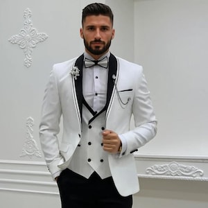Men Designer Tuxedo White Three Piece Suit Groom Wedding Suit Party Wear Suit Dinner Stylish Suit