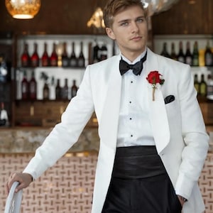 Men Elegant Tuxedo White Blazer Formal Event Jacket & Groom Wear Coat Prom Night Blazer