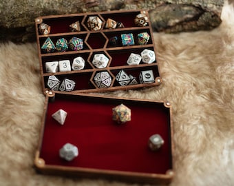 D&D 4-set dobbelstenen gewelf en dienblad: berken- of eikenhouten doos met meerdere sets dobbelstenen - Doos met vier sets - opbergruimte voor dobbelstenen - MADE IN USA