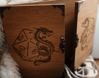 Rustic Oak Dungeon Master Screen - Wooden DnD DM Screen - Custom Engraved Screen