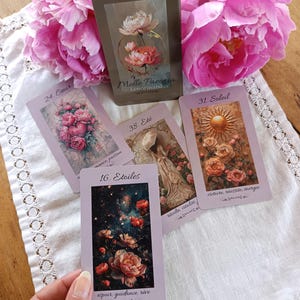 Melle Paeonia Lenormand - Oracle divinatoire revisité – Cartes Lenormand modernisées avec des pivoines – Poétique et raffiné - cartomancie