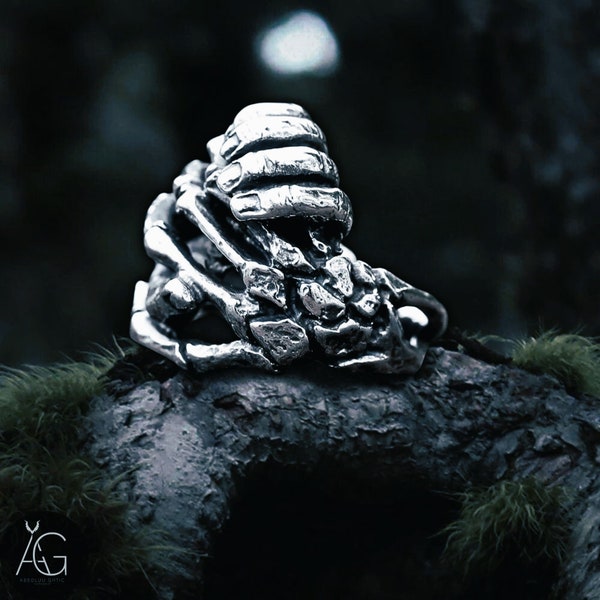 BAGUE GOTHIQUE Alliance Mystique Acier -Bague Main Tête de Mort -Bague Originale -Bague Motard -Bague Metallica -Idée Cadeau Homme Femme