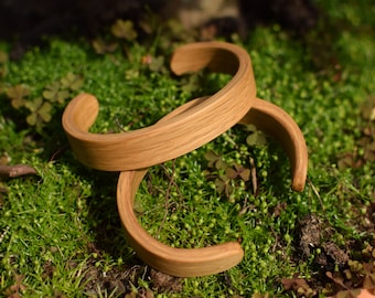 Mens oak wood bangle bracelet