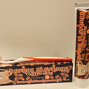 Frische Zahnpasta mit Schweinekaffeegeschmack - Lustiges Büroangestellter weißer Elefant Geschenk für Kaffeeliebhaber, Weihnachtsgeschenk für sie