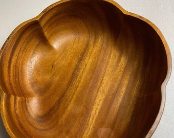 Beautiful vintage teak bowl from Sweden