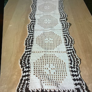 Hand crocheted runner in white and brown