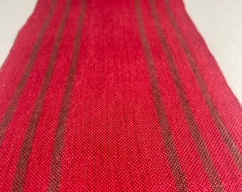 Zweedse handgeweven tafelloper in rood