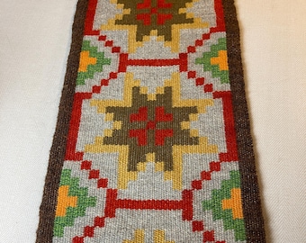 Handgeweven tafelloper uit Zweden, leuk voor kerst