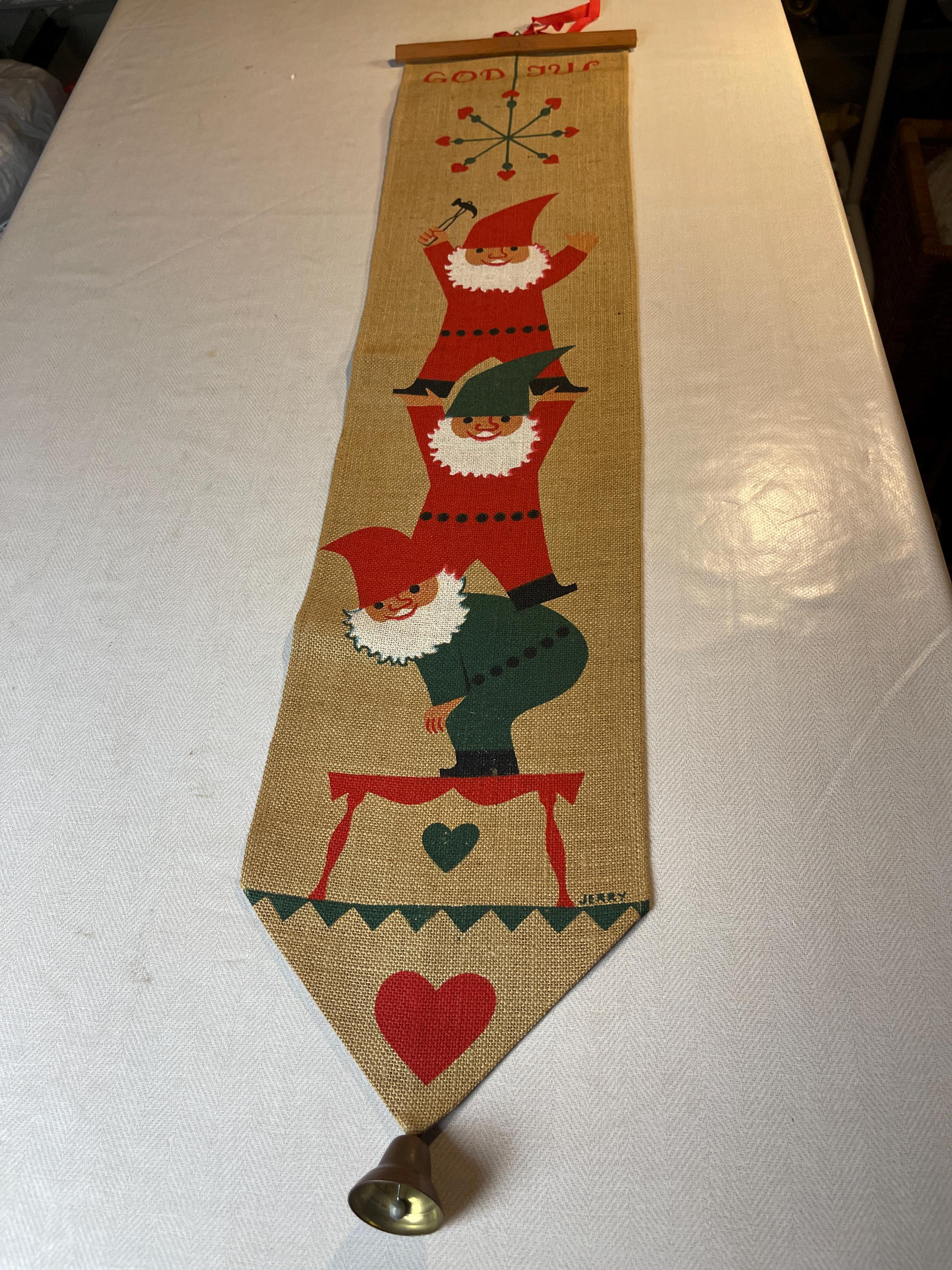 スウェーデン　クリスマス飾り　ハンドメイド　ヴィンテージ ジェリー・ルーペ作、スウェーデンの赤いクリスマス壁掛け