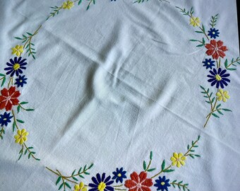 Nappe Carrée 80x80 Cm Brodée Main – Vintage, Fleurs Pastel, 100% Coton
