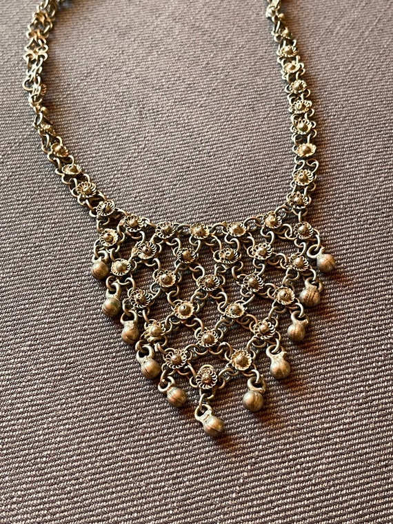 A very Beautiful vintage necklace of some kind of… - image 1