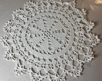 Hand crocheted round cloth from Sweden