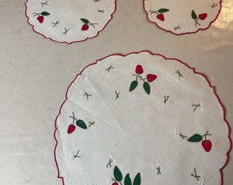 3 piezas Hermosos paños bordados pequeños