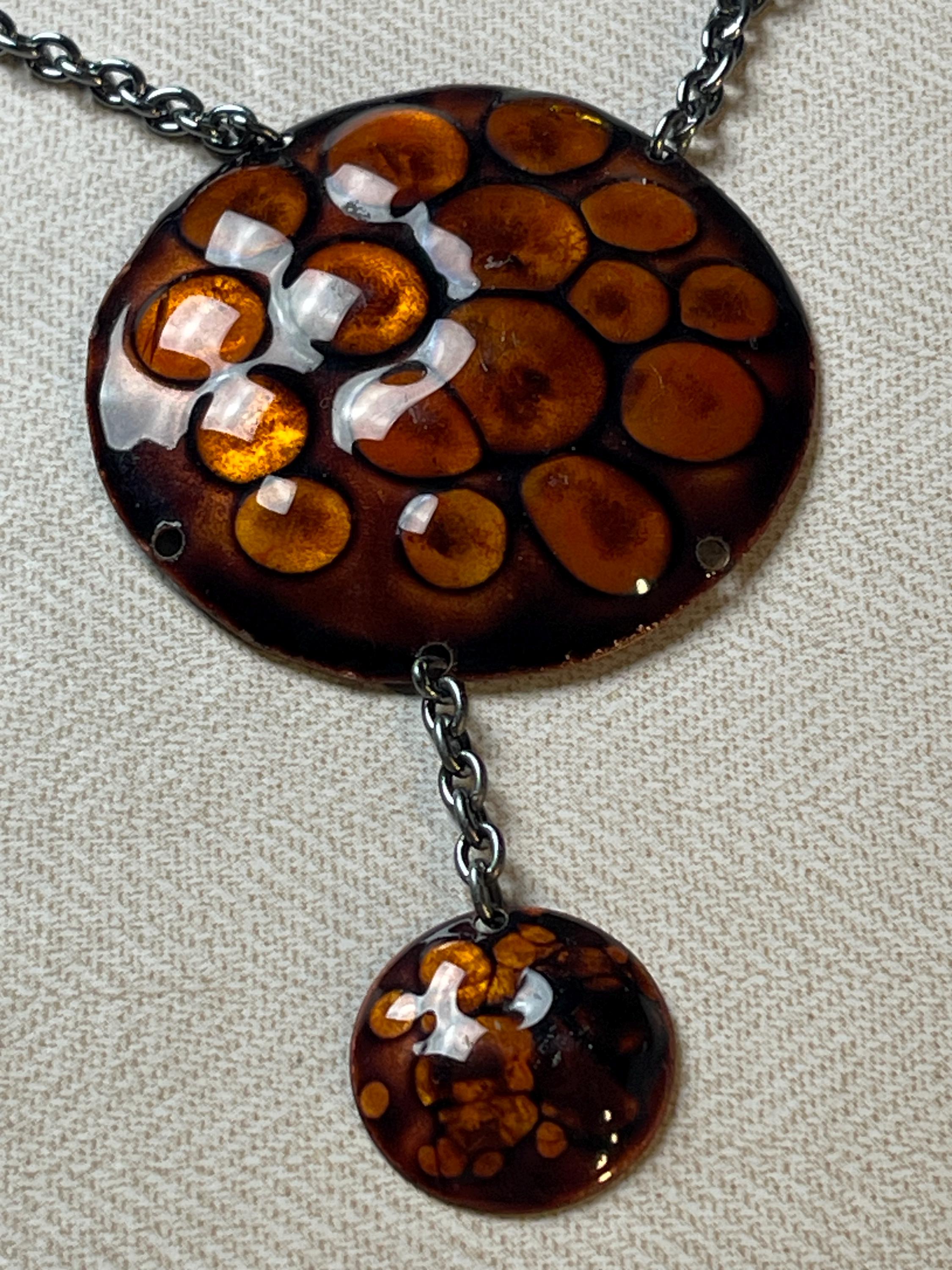 Collier Vintage En Résine Argentée, Pendentif Forme Libre, Style Bijou Fantaisie Sport Chic - Occasion