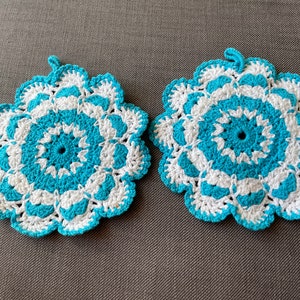 Fine hand-crocheted Swedish pot holders / blue/turquoise