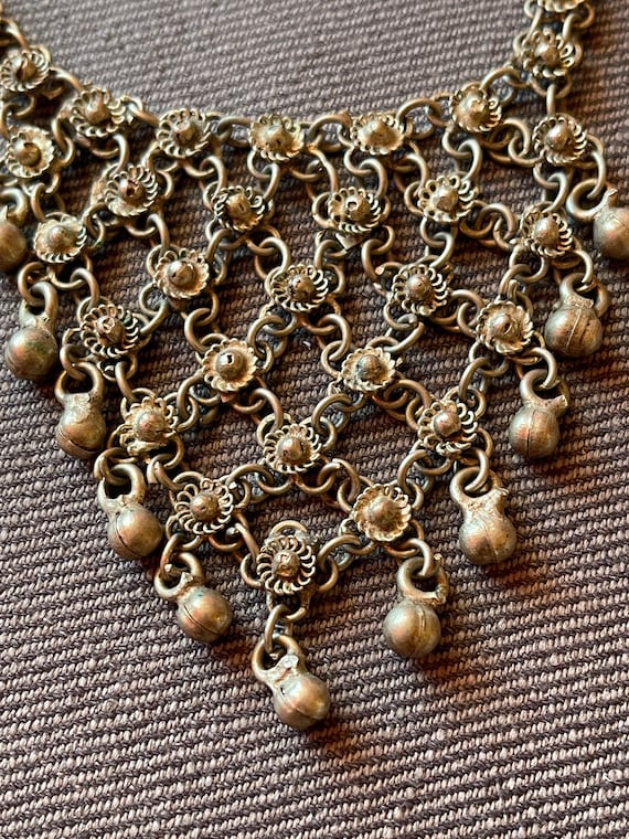 A very Beautiful vintage necklace of some kind of… - image 4