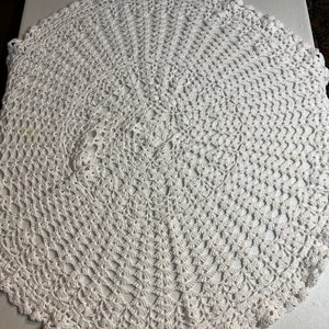 SWEDISH CROCHETED TABLECLOTH / Vintage / Cloth / Romantic / Handmade / Home decor  / Cottage Country Farmhouse style