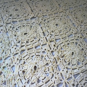 Yellow hand crocheted bedspread  for a single bed - Very nice