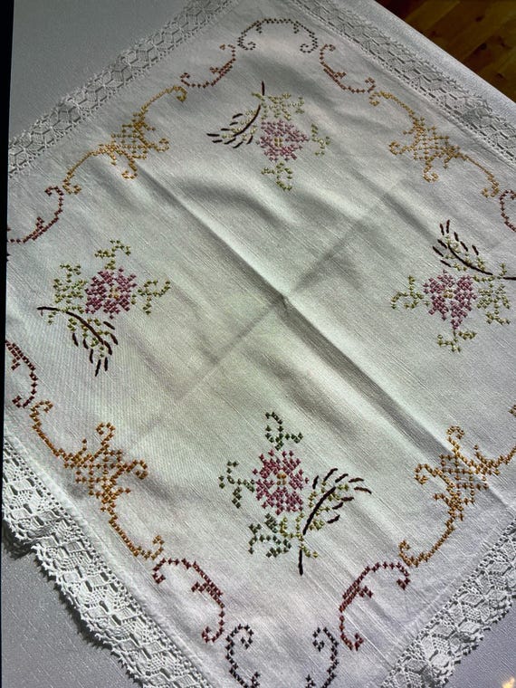 ハーダンガー刺繍 レース テーブル クロス 手編み ハンドメイド インテリア