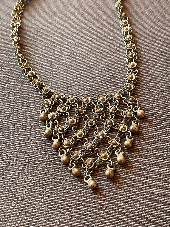 A very Beautiful vintage necklace of some kind of… - image 8