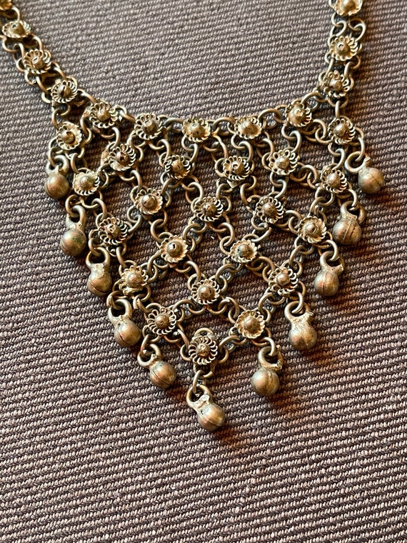 A very Beautiful vintage necklace of some kind of… - image 2