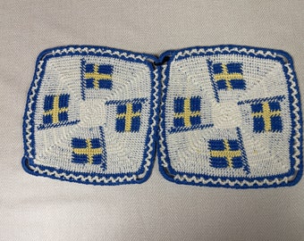 2 vintage crocheted pot holders in yellow, white  and blue, the Swedish flag