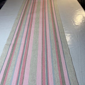 Handwoven runner in nice colors.