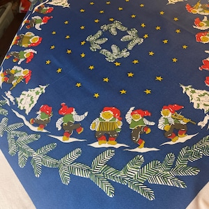 En vacker vintageduk till jul, tryckt motiv, från Sverige