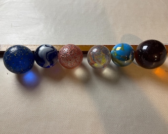 Larger glass marble Glass marbles in a larger size. Select yours under options !