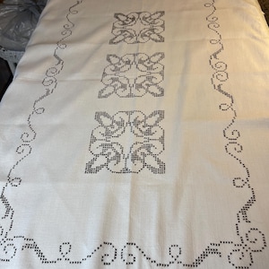 A super nice vintage  hand-embroidered  tablecloth, from Sweden
