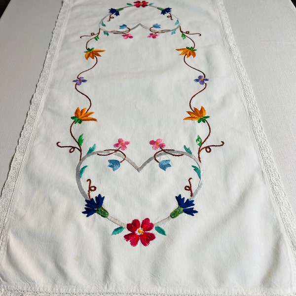 Beautiful Swedish hand embroidered table runner 12,99" * 25,59"