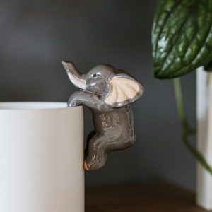 Elephant Pot Hugger for Succulent Planter • Gardening Gifts • Outdoor Decor • Porch Decor • Gift for Wife • Indoor Planter • Hanging Animal