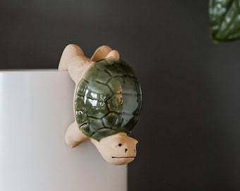 Turtle Pot Hugger for Houseplant Pot • Gardening Gifts • Outdoor Decor • Porch Decor • Gift for Wife • Indoor Planter • Animal Planters