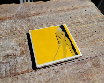 Posavasos de la película Kill Bill Vol. 1 con diseño minimalista original / Azulejo de cerámica con acabado brillante y base de corcho / Perfecto para el hogar y la oficina