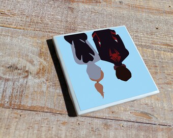 Posavasos de la película Spider-Verse con diseño minimalista original, azulejo de cerámica con acabado brillante y base de corcho, regalo para cinéfilos