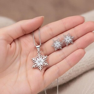 Crystal Snowflake Earrings & Necklace Set – Winter Sparkle Jewelry For Women, Alloy Metal No Gemstone