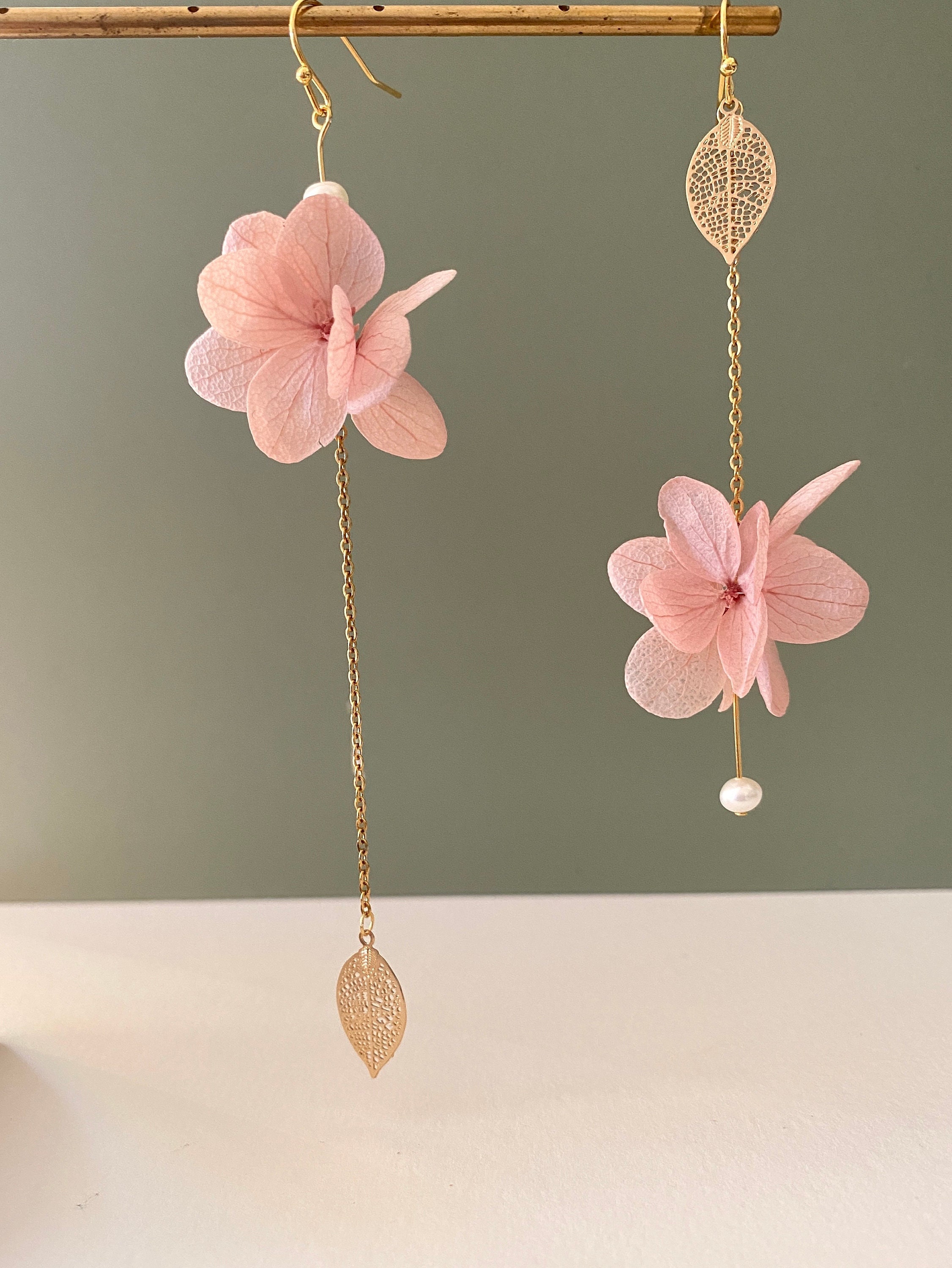 Boucles D'oreilles Pendantes Résine Rose Fleurs Or - Femme - Acier Inox - #D076
