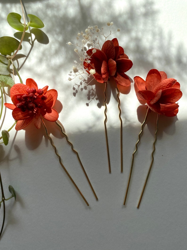 Pinned bun stick hair clip in preserved natural flowers wedding hairstyle accessoriesCAPUCINE orange terracotta image 1