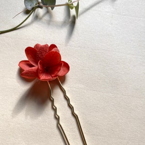 Pinned bun stick hair clip in preserved natural flowers wedding hairstyle accessoriesCAPUCINE orange terracotta image 6