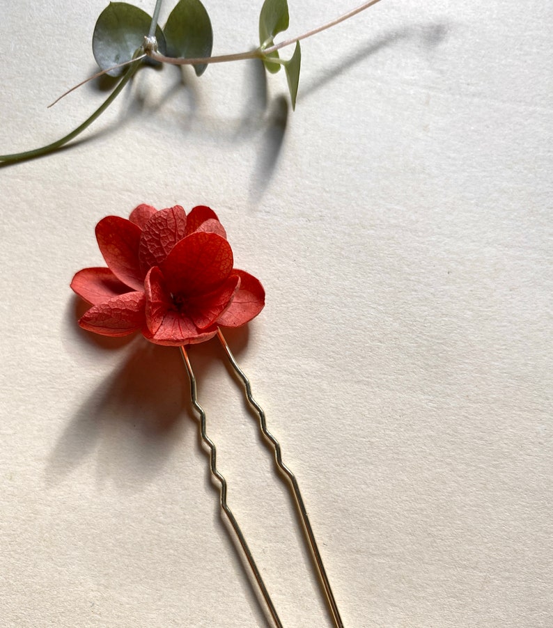 Pinned bun stick hair clip in preserved natural flowers wedding hairstyle accessoriesCAPUCINE orange terracotta image 6