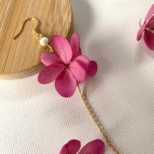 Boucles d'oreilles en fleurs naturelles stabilisées perle douce accessoires mariage mariée témoin cadeau spécialGRACE fuchsia image 4