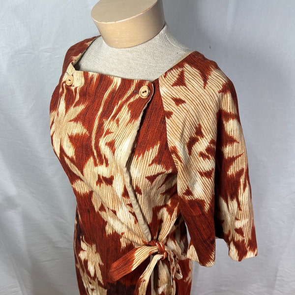 1970s Vintage Kioni of Hawaii Hawaiian wrap dress with bark cloth style print vintage size 10, lightweight cotton with wood button details