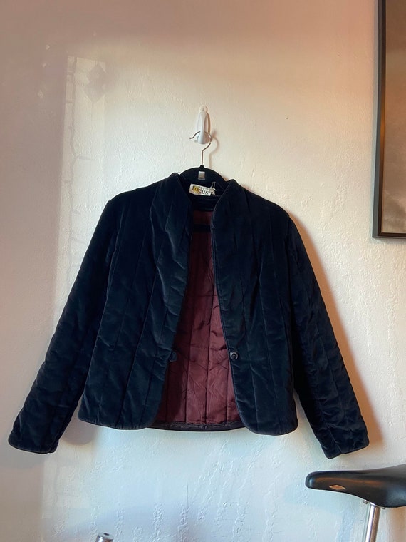 Vintage puffy black velvet fall/winter jacket - image 1