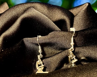 Mikroskop Ohrringe mit einem Sterling Silber Haken/Ohrringe für Erzieher/ Geschenke für Lehrer/Wissenschaft Ohrring
