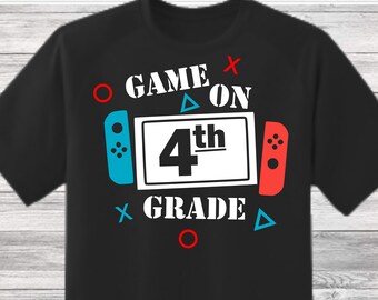 Juego en SVG de 4to grado, archivo de corte SVG, svg de cuarto grado, svg de regreso a la escuela, primer día de svg de 4to grado, camisa de escuela de niño svg, cameo, cricut