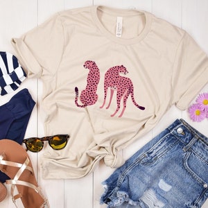 Pink Leopard Tee, Perfect Gift for Mothers Day, Feminine Tiger Shirt, Trendy Animal Print, Feminine Apparel, Gift Idea, Women&#39;s Tiger Design